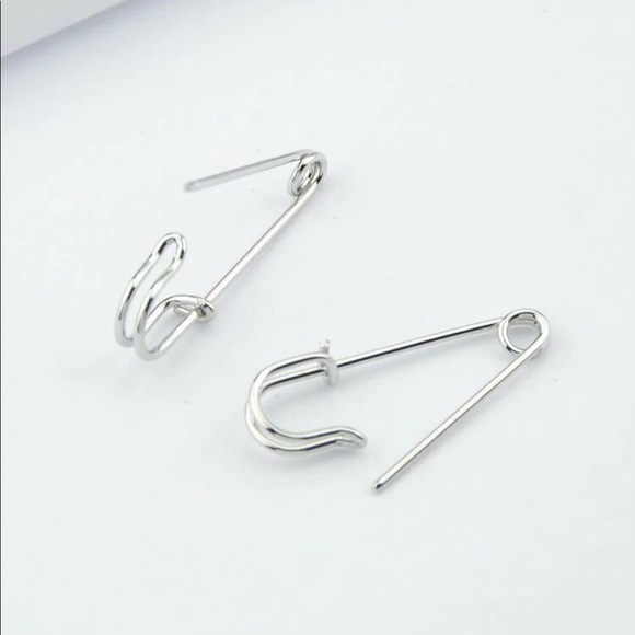 ❤️Silver Simple Pin Earrings - Picture 2 of 5